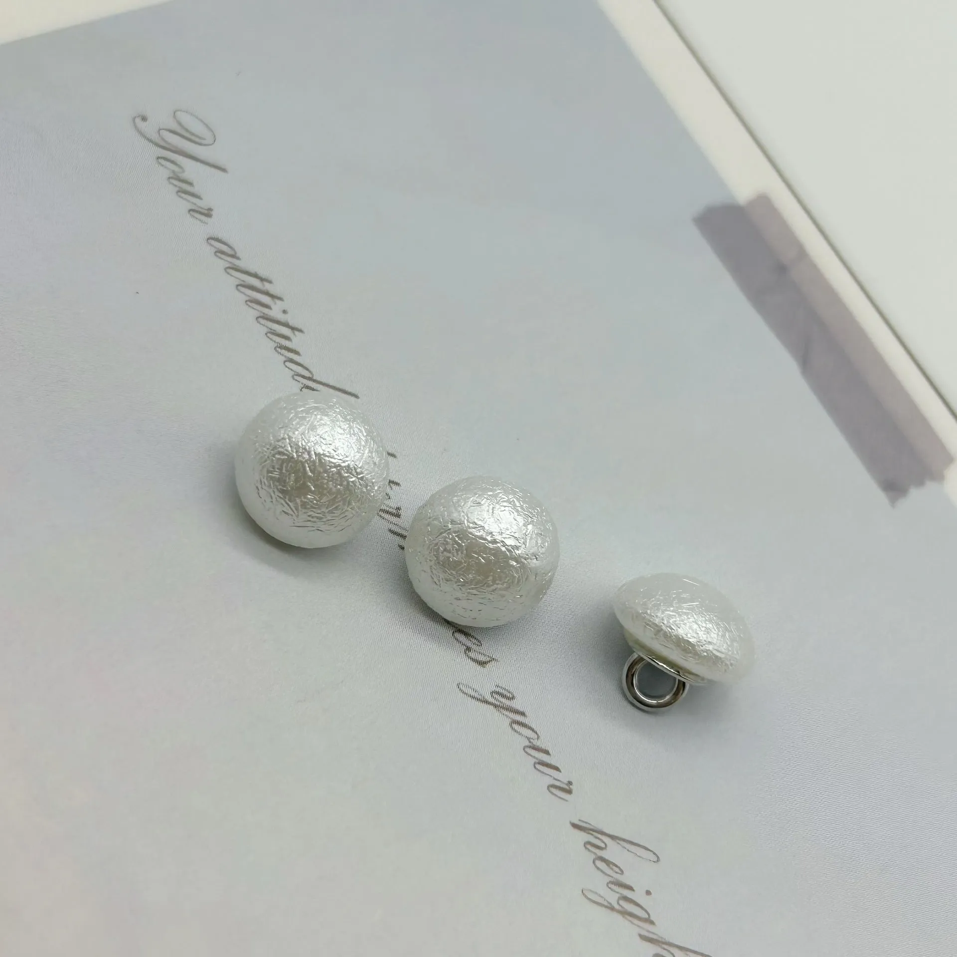10mm Round Wrinkled Pearl Buttons and White Square Pearl Buttons 40pcs