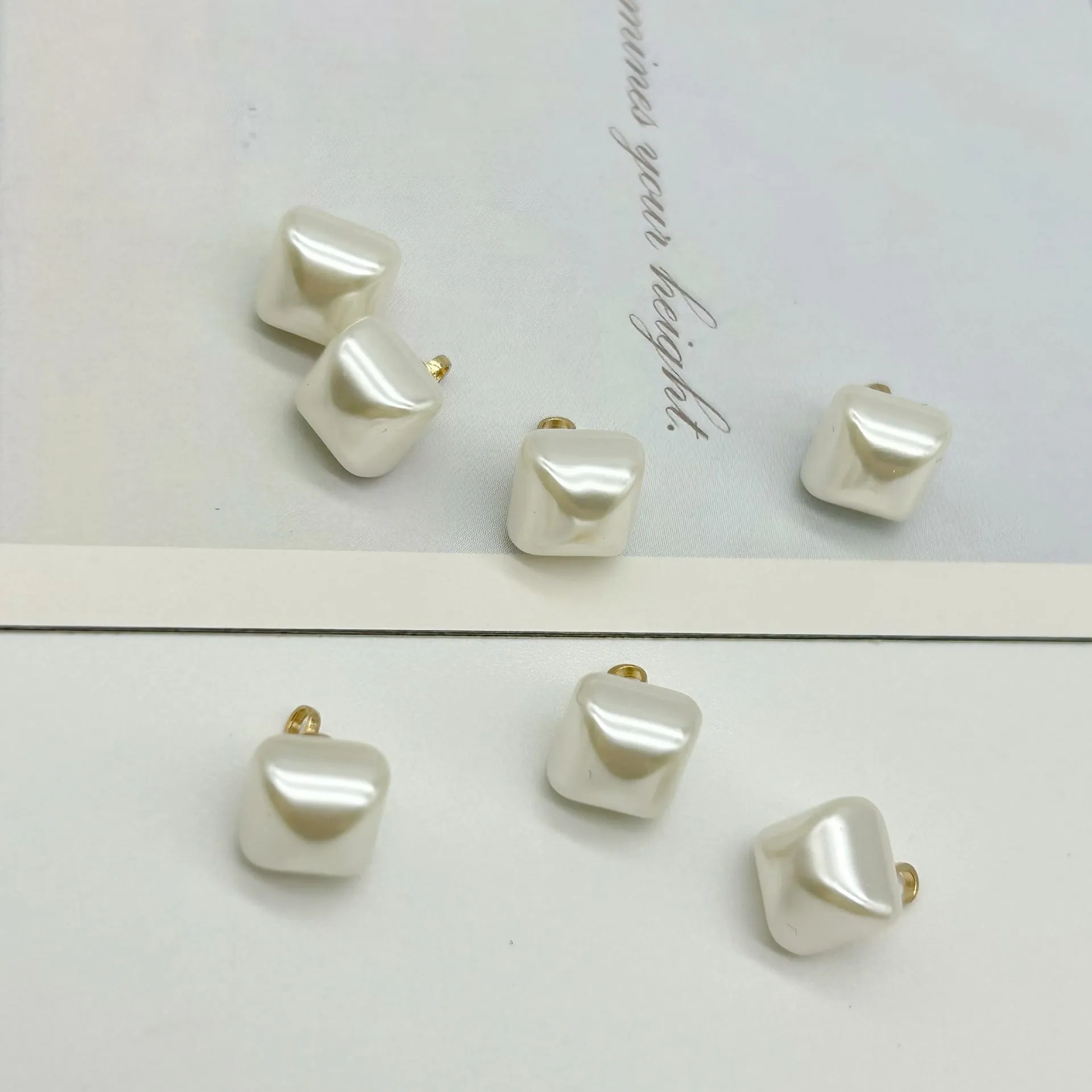 10mm Round Wrinkled Pearl Buttons and White Square Pearl Buttons 40pcs