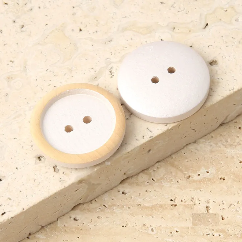 11-25mm Round 2 Hole Distressed Natural Wood Buttons with White Green Red Paint