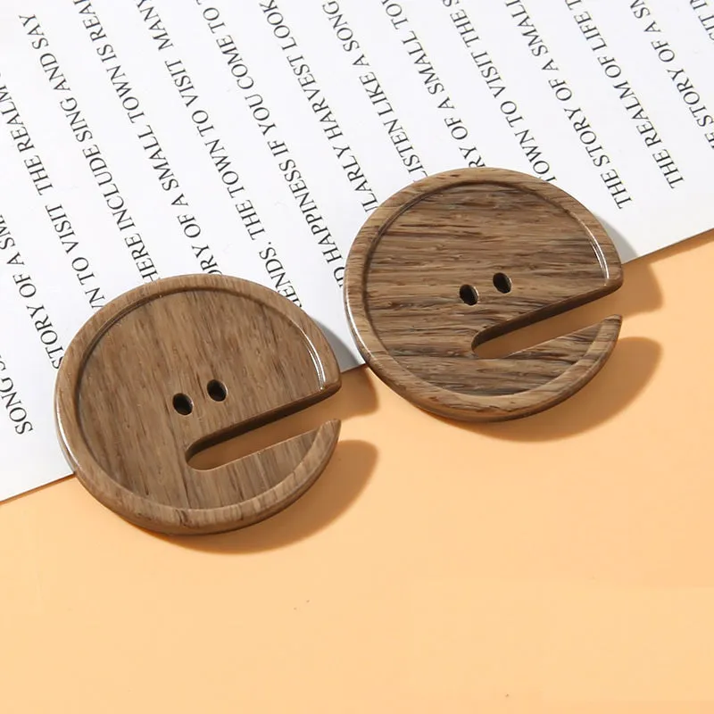 15-28mm Pac-Man Shaped Two-Hole Wood-Grain Resin Buttons 30 Pack