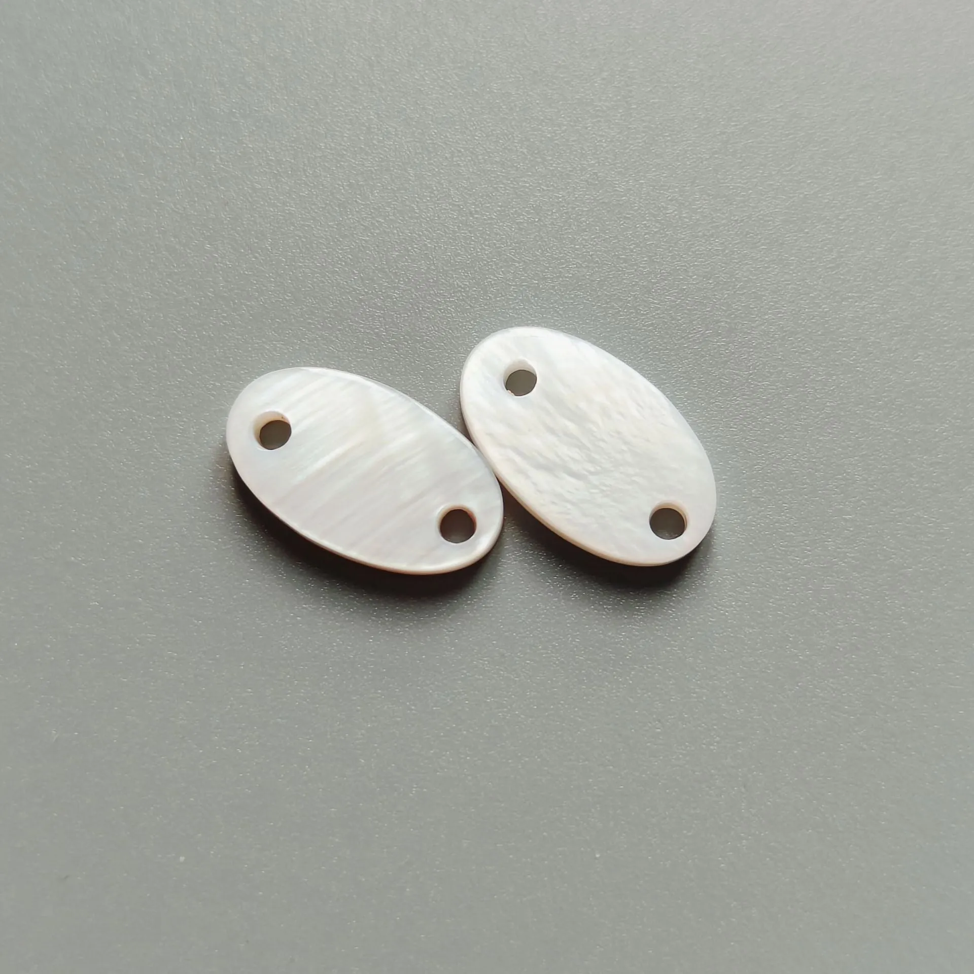 32/34L Natural White Oval Shell Buttons 20PCS
