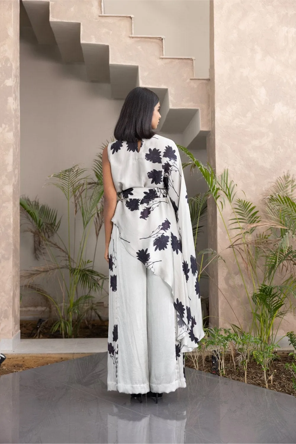 ASYMMETRIC TOP SET