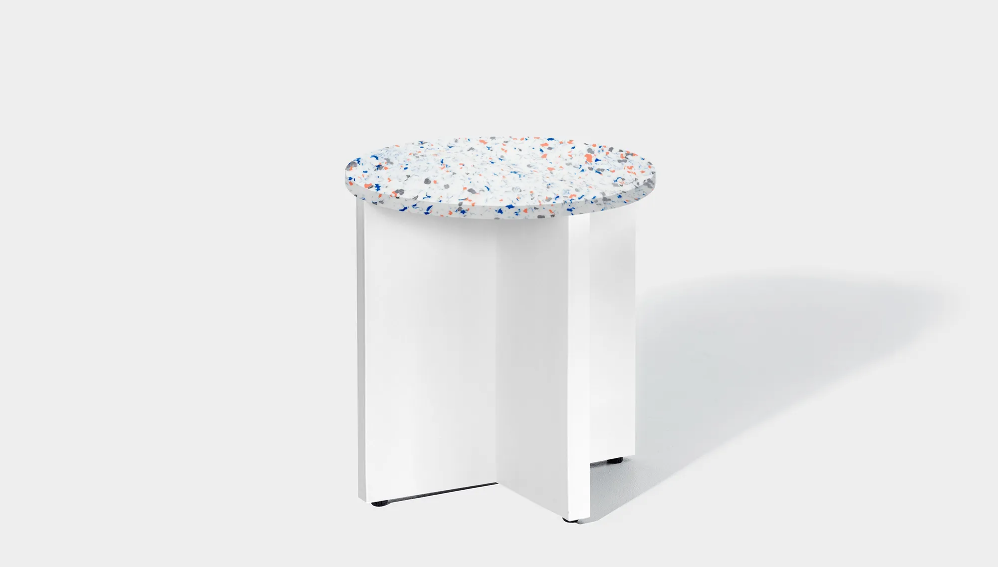 Bob Side Table Round - Recycled Bottle Tops