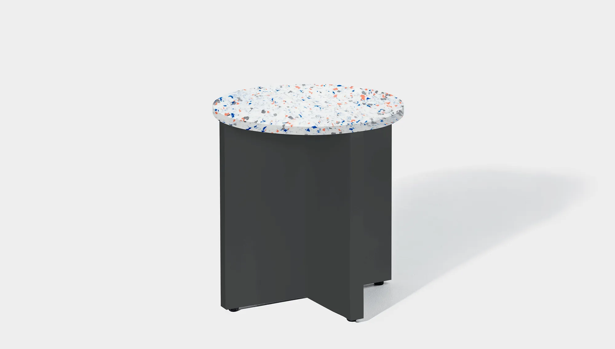 Bob Side Table Round - Recycled Bottle Tops