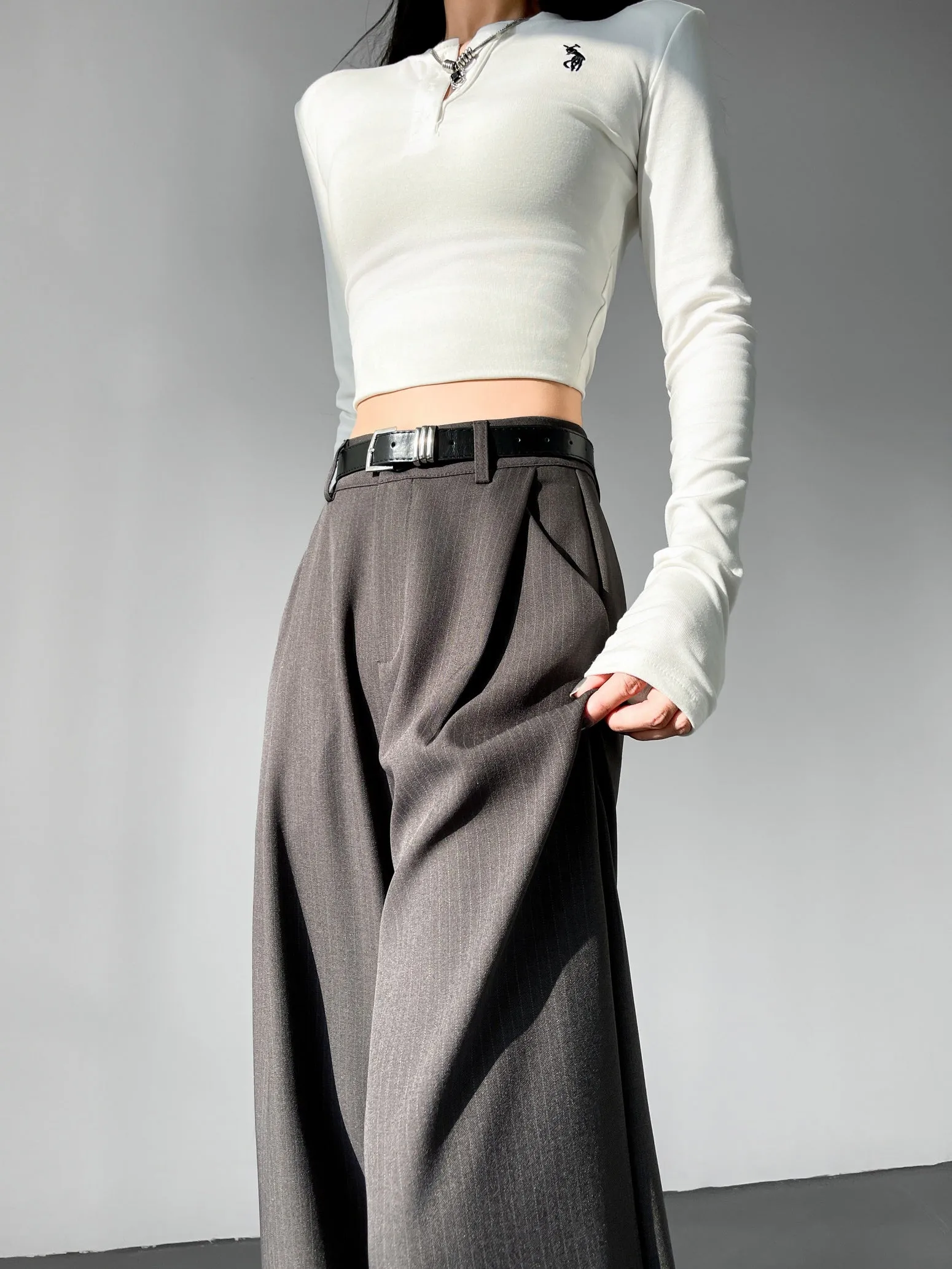 Breathable and Comfortable Stripe Pleated Pants for Casual Use