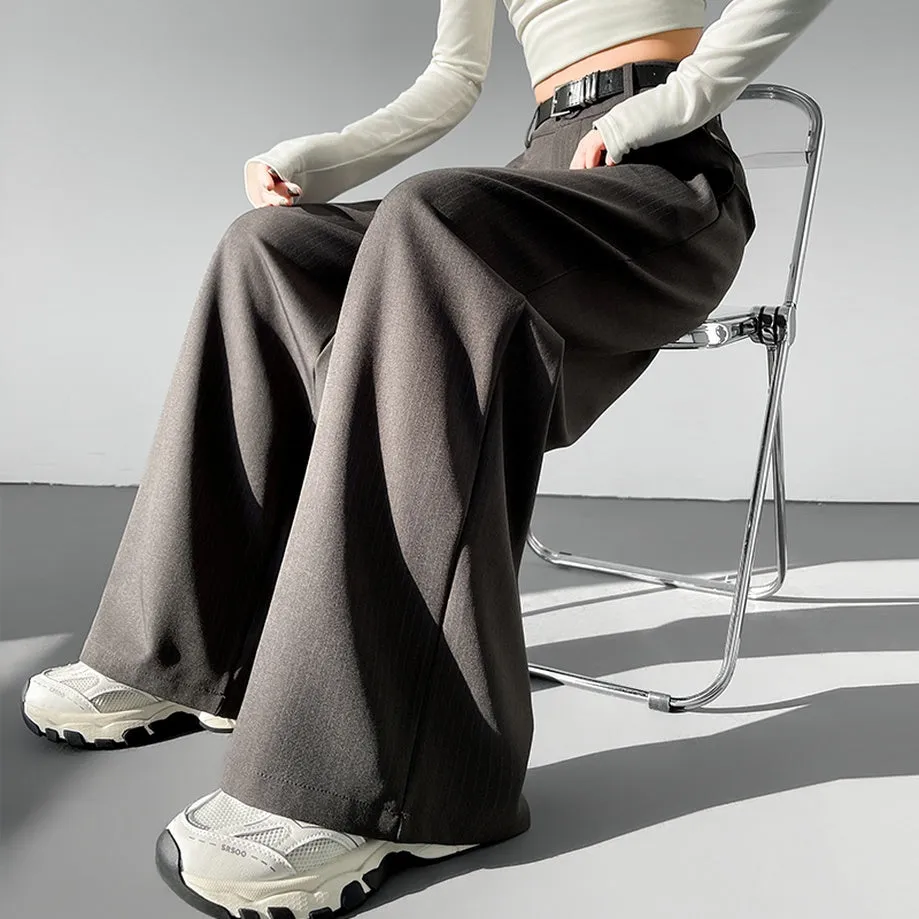 Breathable and Comfortable Stripe Pleated Pants for Casual Use