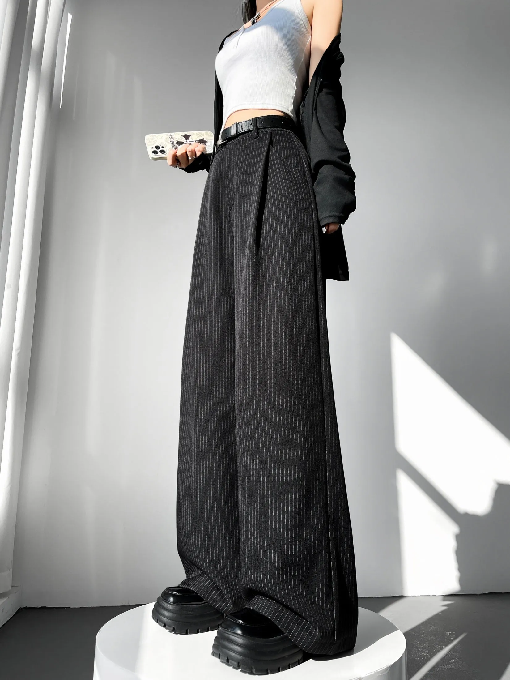 Breathable and Comfortable Stripe Pleated Pants for Casual Use