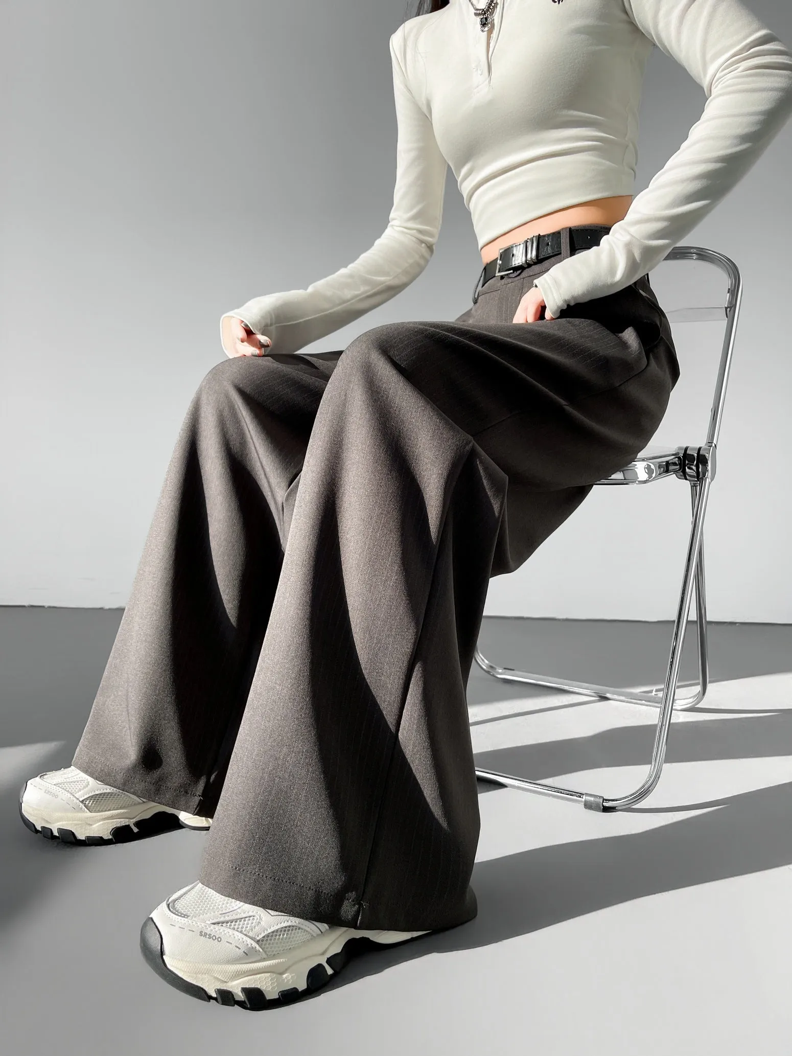 Breathable and Comfortable Stripe Pleated Pants for Casual Use
