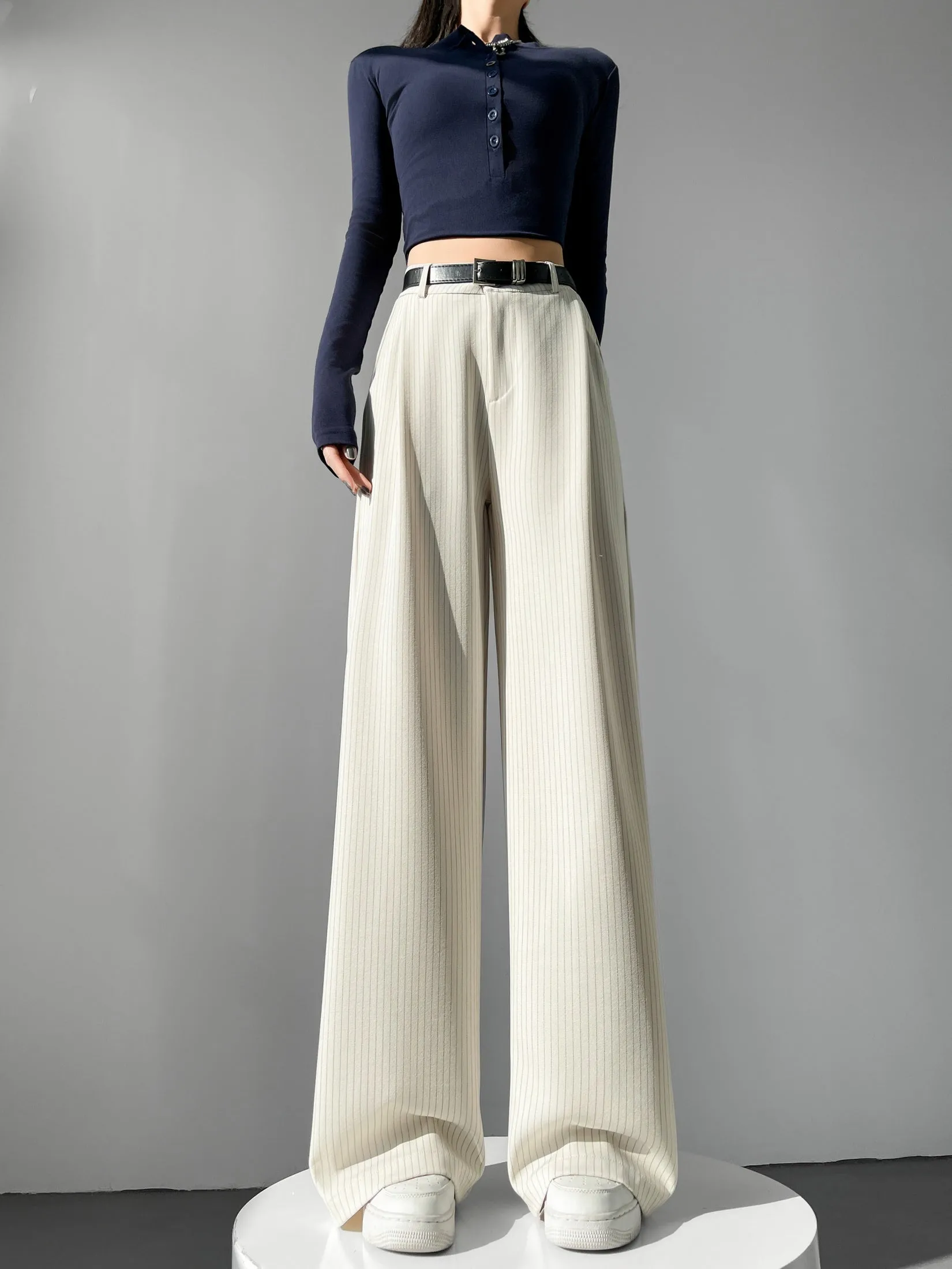 Breathable and Comfortable Stripe Pleated Pants for Casual Use