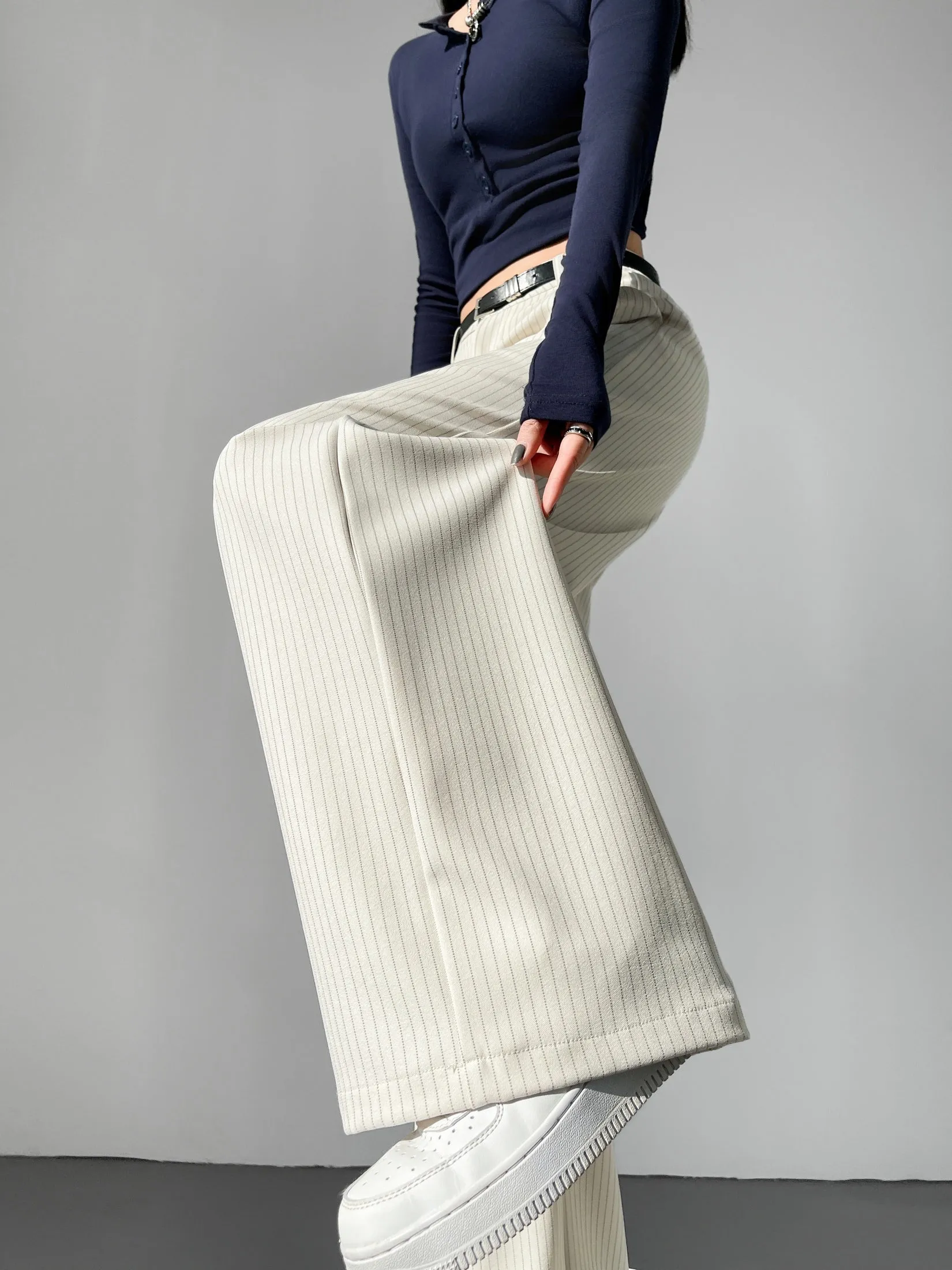 Breathable and Comfortable Stripe Pleated Pants for Casual Use