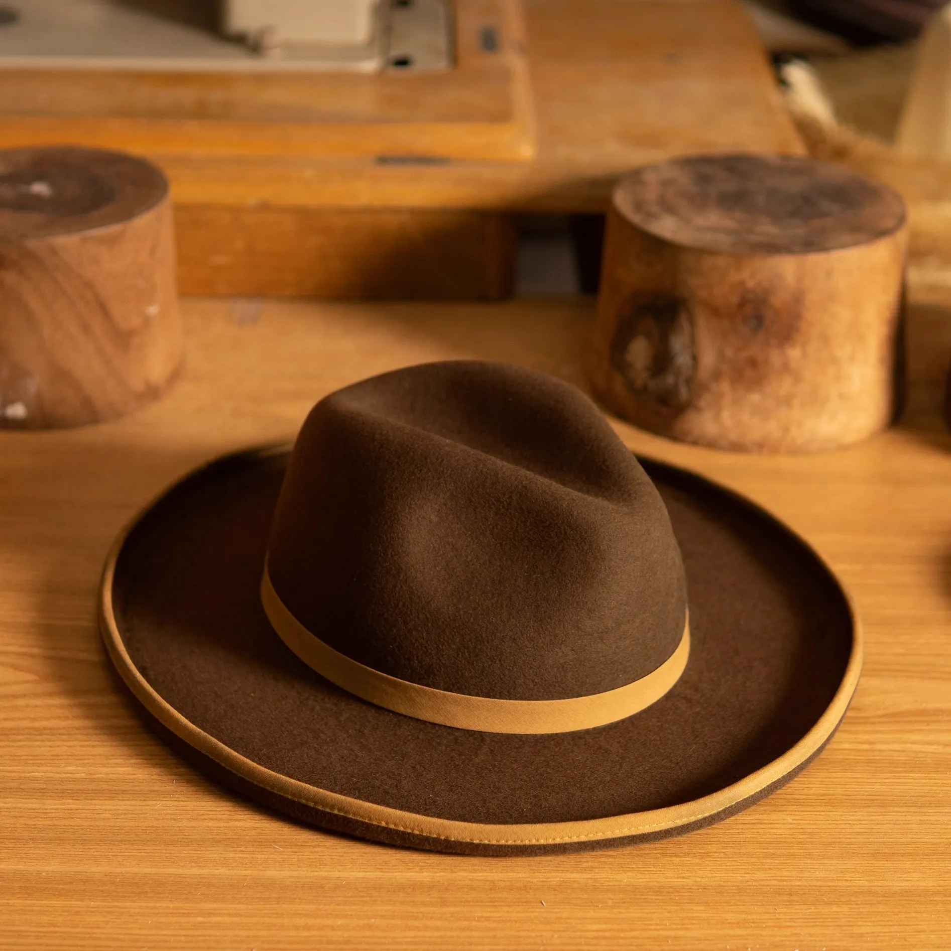 Crooner Pencil Roll Hat in Coffee