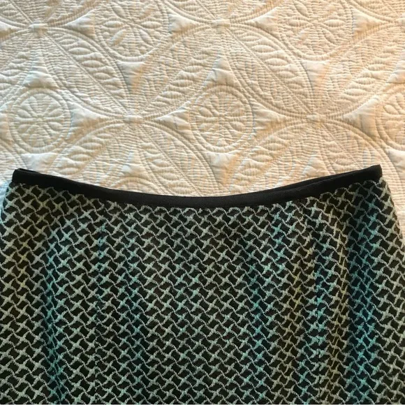 Diane von Furstenberg Wool Knit Fishtail Hem Mini Skirt Size 6 EUC