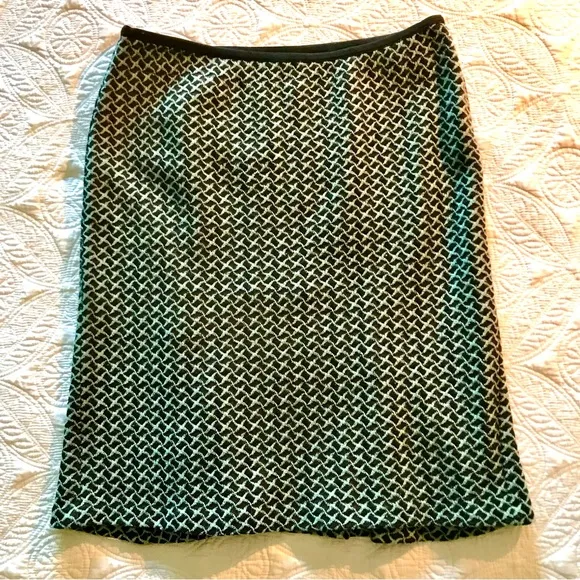 Diane von Furstenberg Wool Knit Fishtail Hem Mini Skirt Size 6 EUC