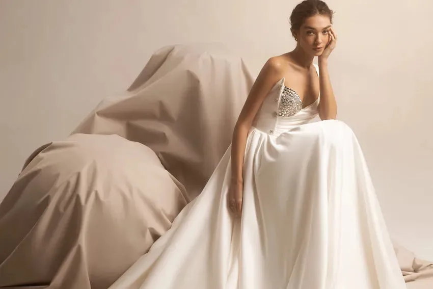 Elegent Satin One Shoulder A-Line Wedding Dress Sleeveless Beaded Crystals Ruched Pleats Bridal Gowns Customed Vestidos De Novia
