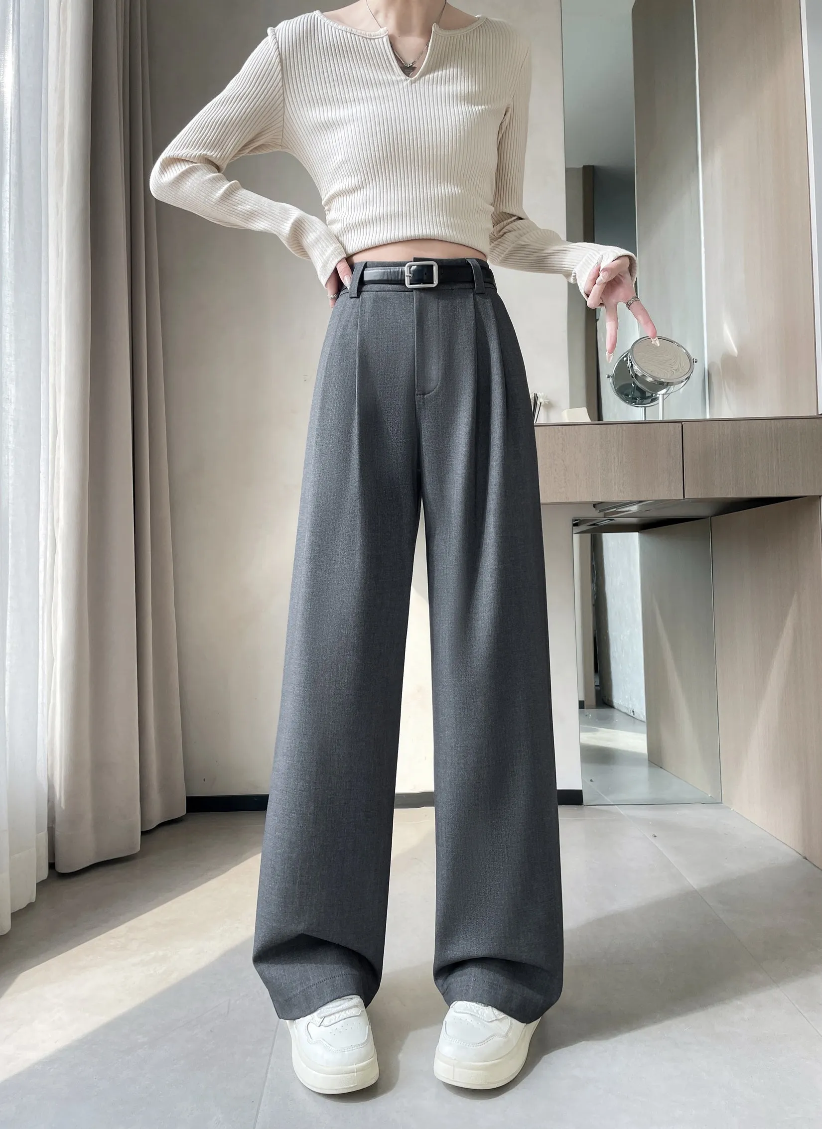 High-Waisted Breathable Pleated Pants for Effortless Style
