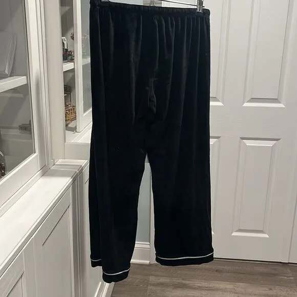 HOUSE OF HARLOW 1960 Velour 2 Piece Pajama Set, Black with White Pipping, Size L