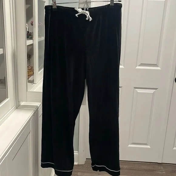 HOUSE OF HARLOW 1960 Velour 2 Piece Pajama Set, Black with White Pipping, Size L