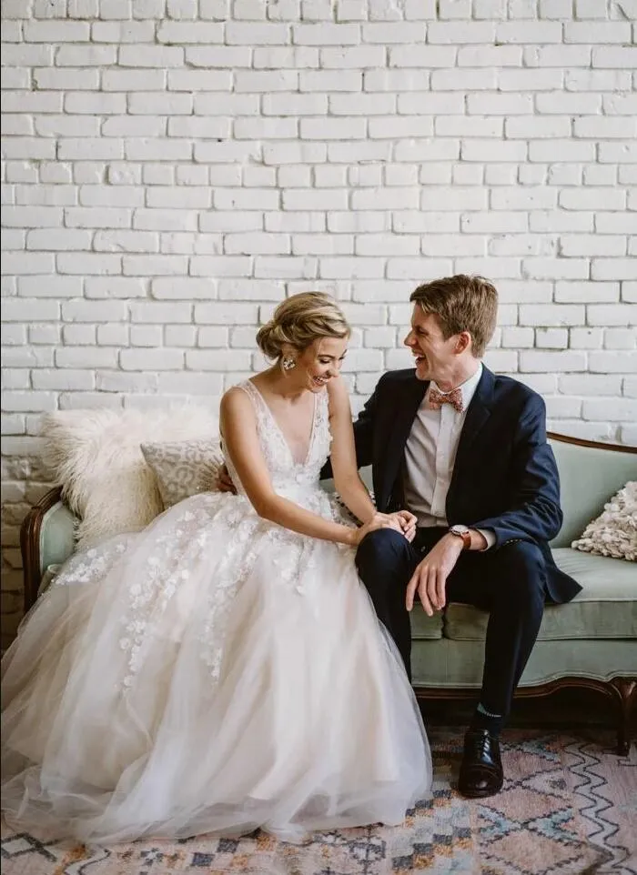 Lace Pearls Sleeveless Floral Wedding Dresses with V-neckline