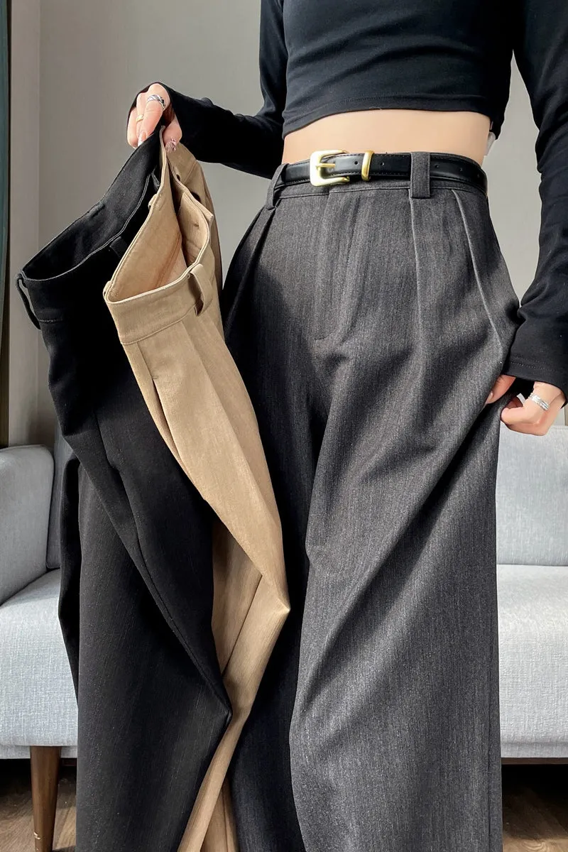 Lightweight and Breathable Women's Pleated Trousers for Everyday Wear