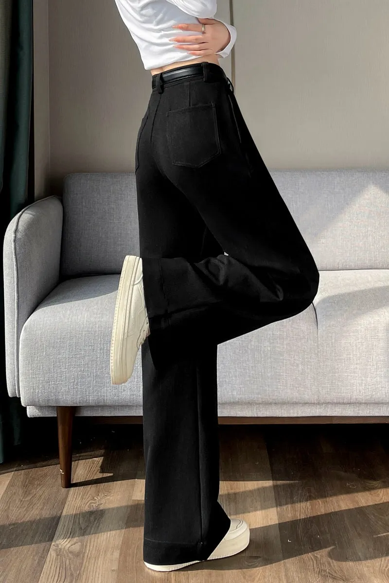 Lightweight and Breathable Women's Pleated Trousers for Everyday Wear