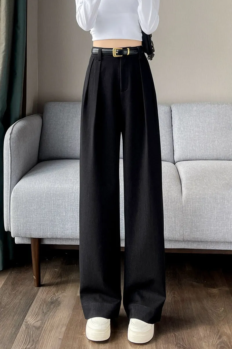 Lightweight and Breathable Women's Pleated Trousers for Everyday Wear