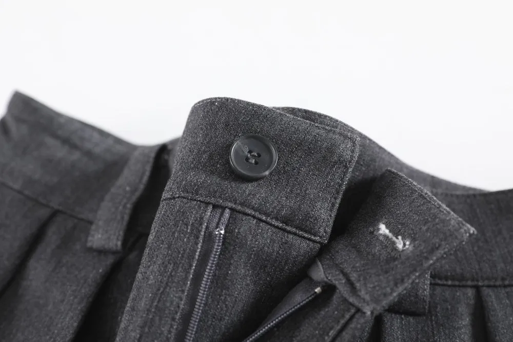 Lightweight and Breathable Women's Pleated Trousers for Everyday Wear