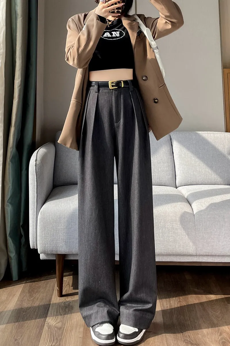 Lightweight and Breathable Women's Pleated Trousers for Everyday Wear