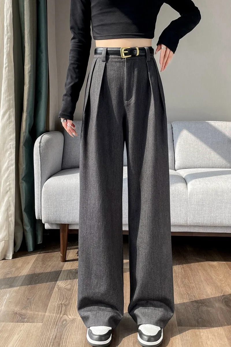 Lightweight and Breathable Women's Pleated Trousers for Everyday Wear