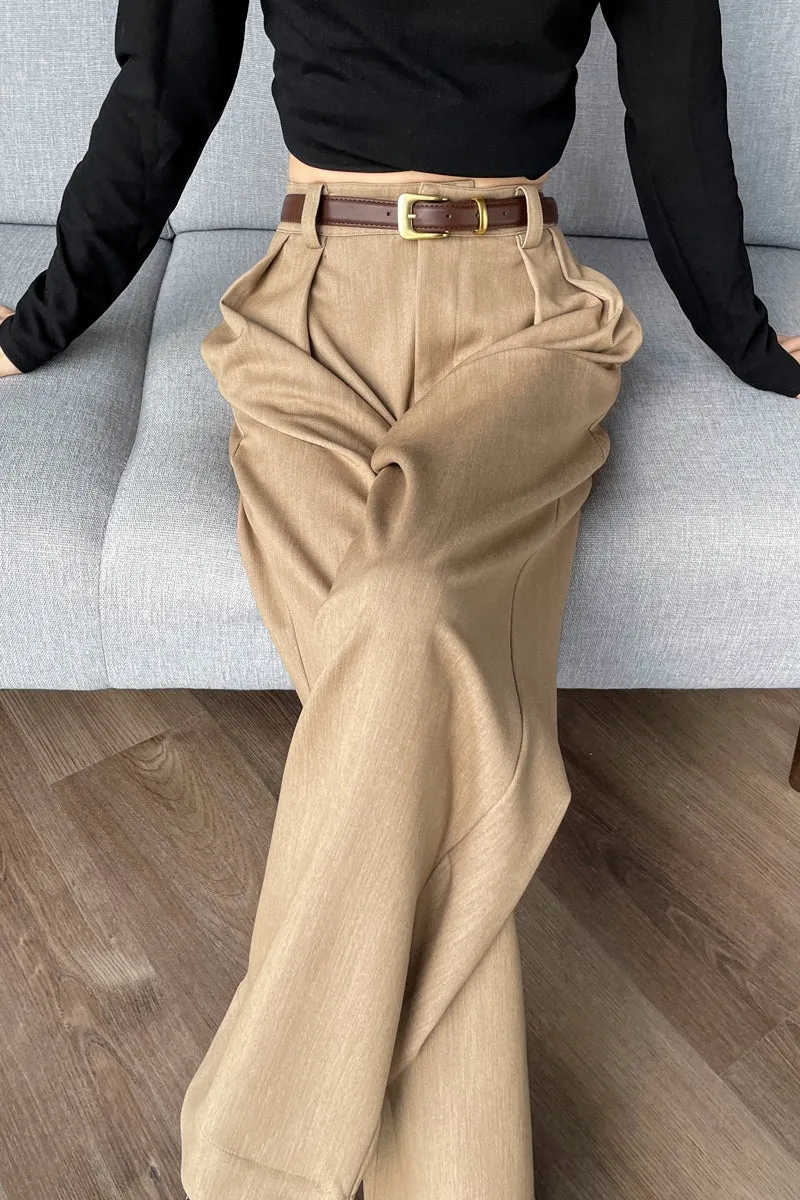 Lightweight and Breathable Women's Pleated Trousers for Everyday Wear