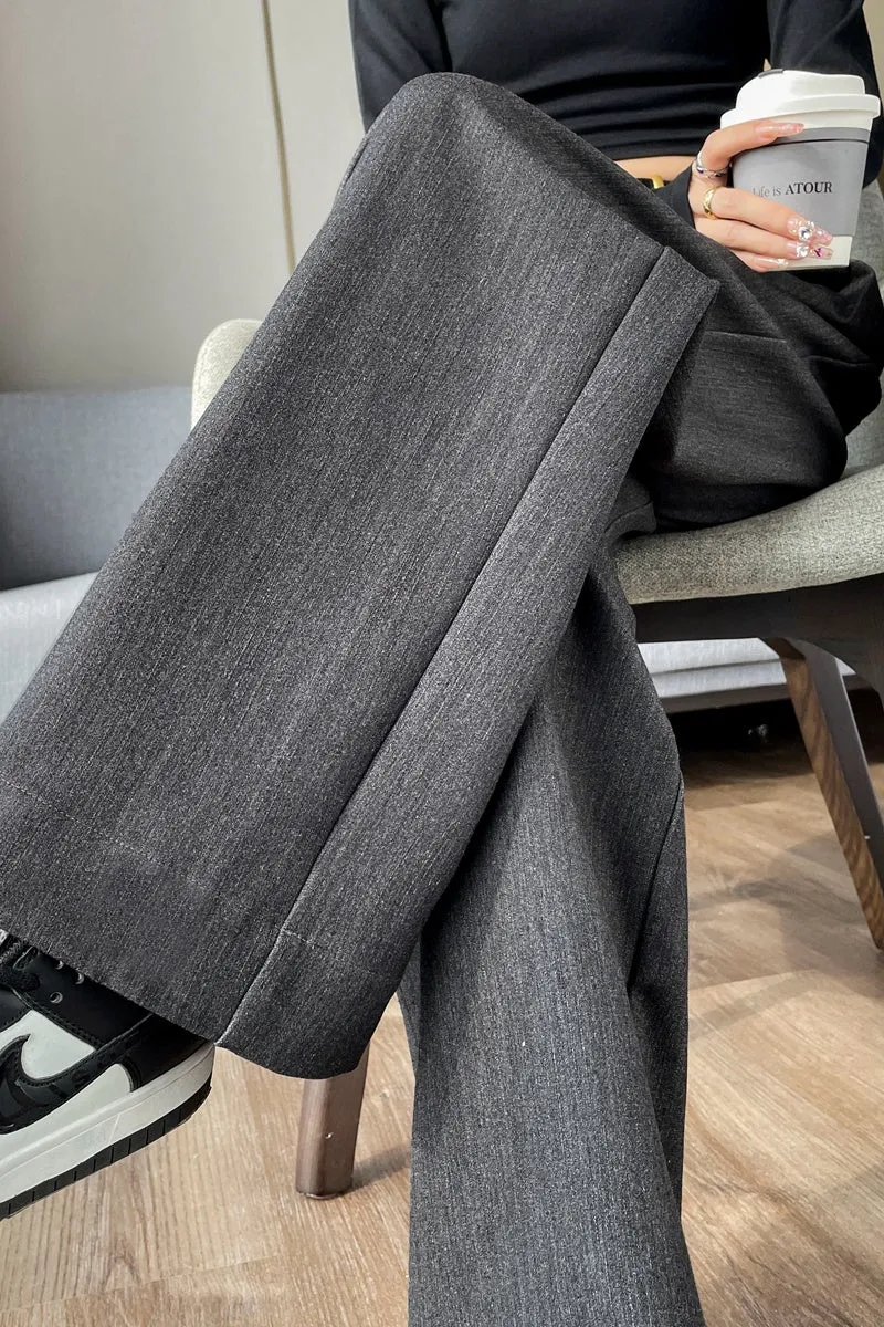 Lightweight and Breathable Women's Pleated Trousers for Everyday Wear