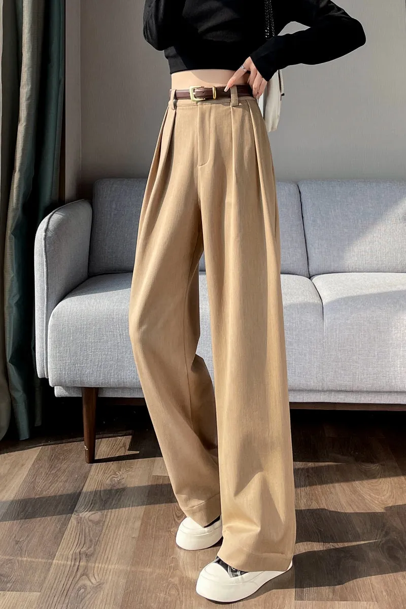Lightweight and Breathable Women's Pleated Trousers for Everyday Wear