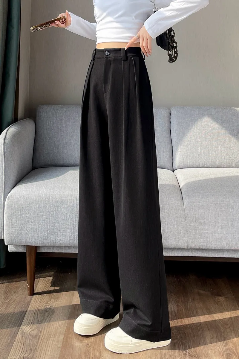 Lightweight and Breathable Women's Pleated Trousers for Everyday Wear