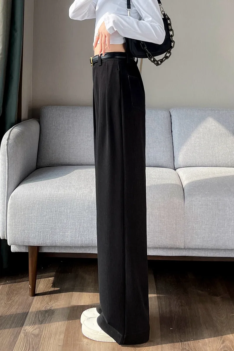 Lightweight and Breathable Women's Pleated Trousers for Everyday Wear