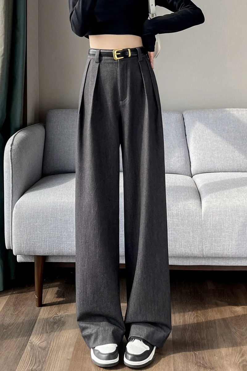 Lightweight and Breathable Women's Pleated Trousers for Everyday Wear