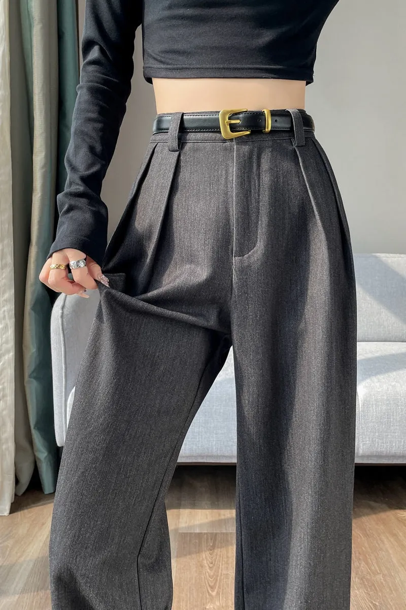 Lightweight and Breathable Women's Pleated Trousers for Everyday Wear