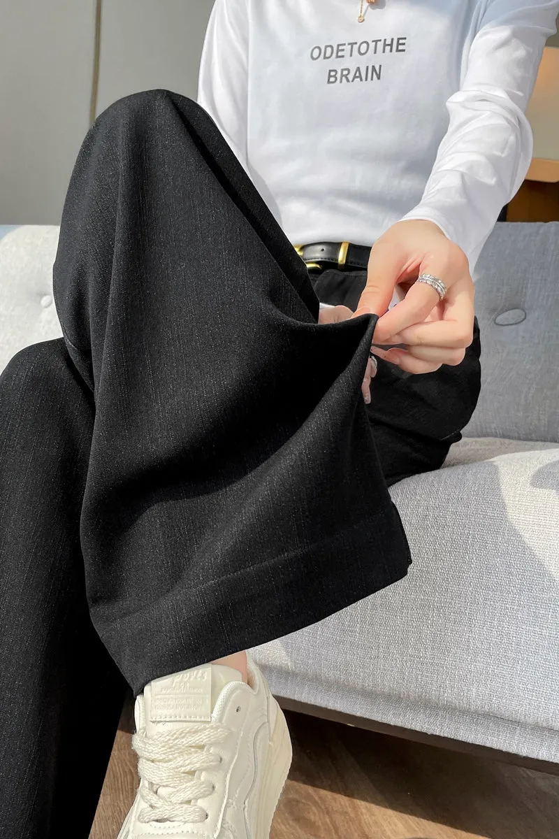 Lightweight and Breathable Women's Pleated Trousers for Everyday Wear