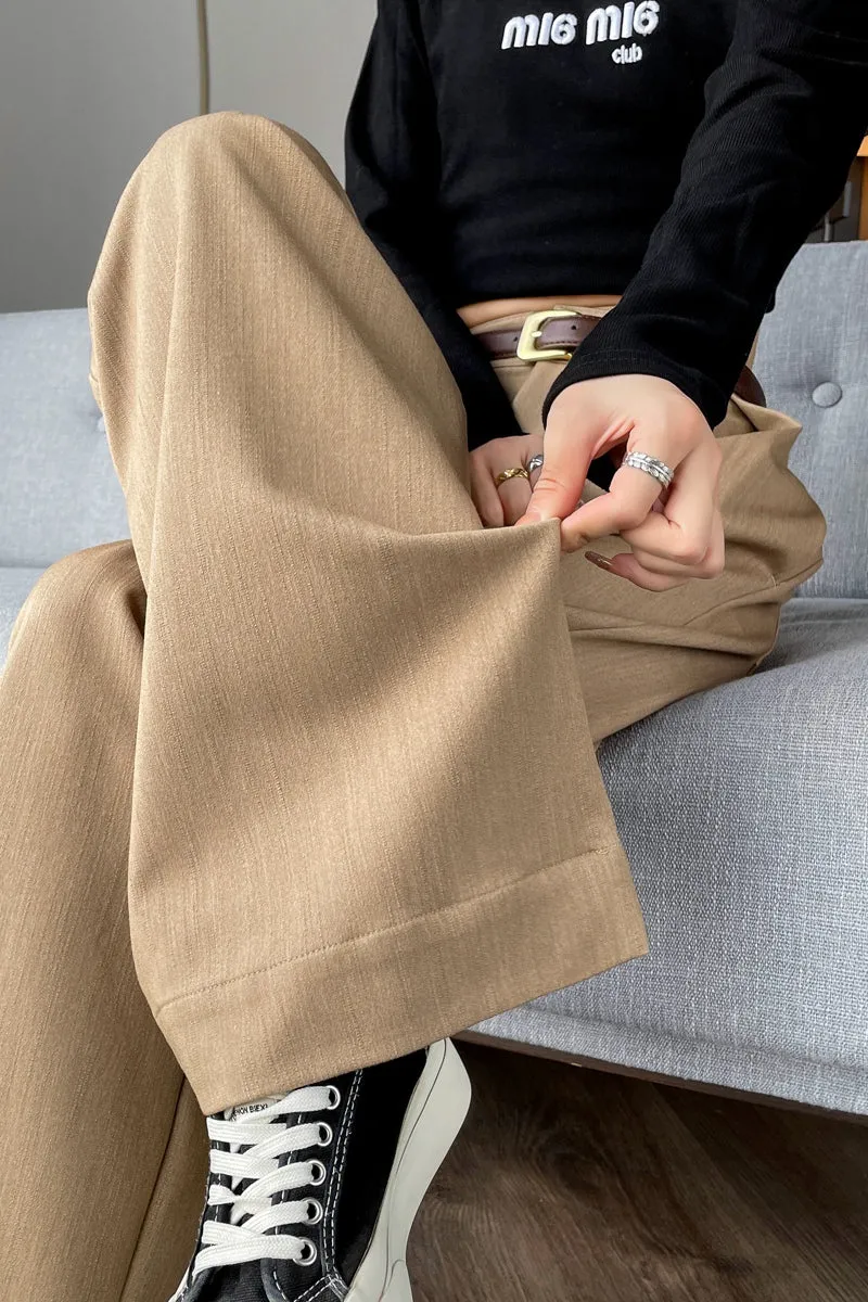 Lightweight and Breathable Women's Pleated Trousers for Everyday Wear