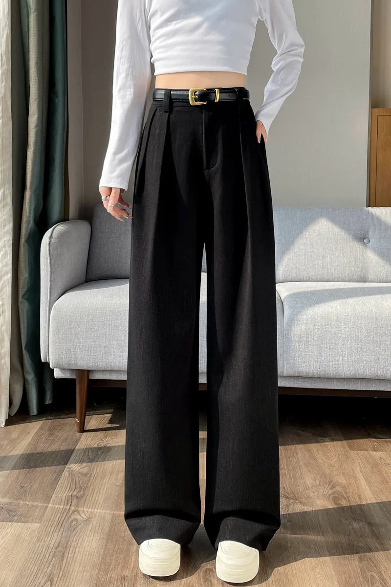 Lightweight and Breathable Women's Pleated Trousers for Everyday Wear