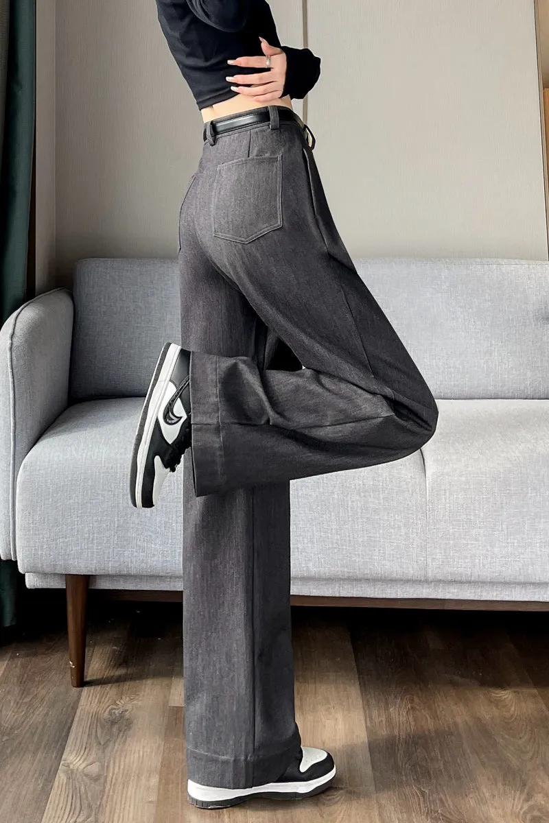 Lightweight and Breathable Women's Pleated Trousers for Everyday Wear