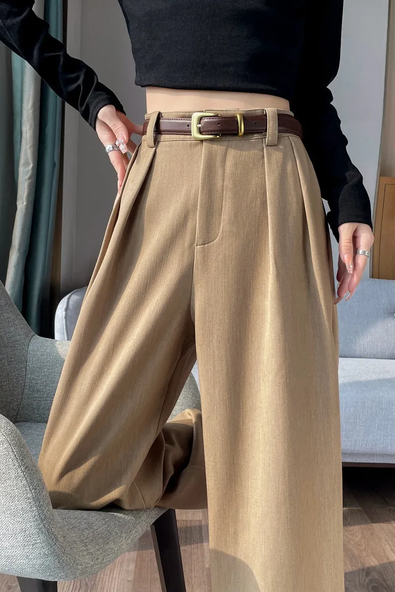 Lightweight and Breathable Women's Pleated Trousers for Everyday Wear