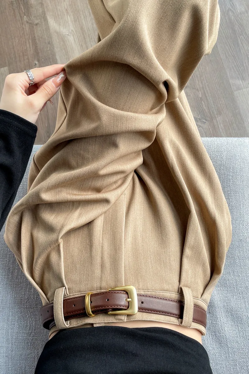 Lightweight and Breathable Women's Pleated Trousers for Everyday Wear
