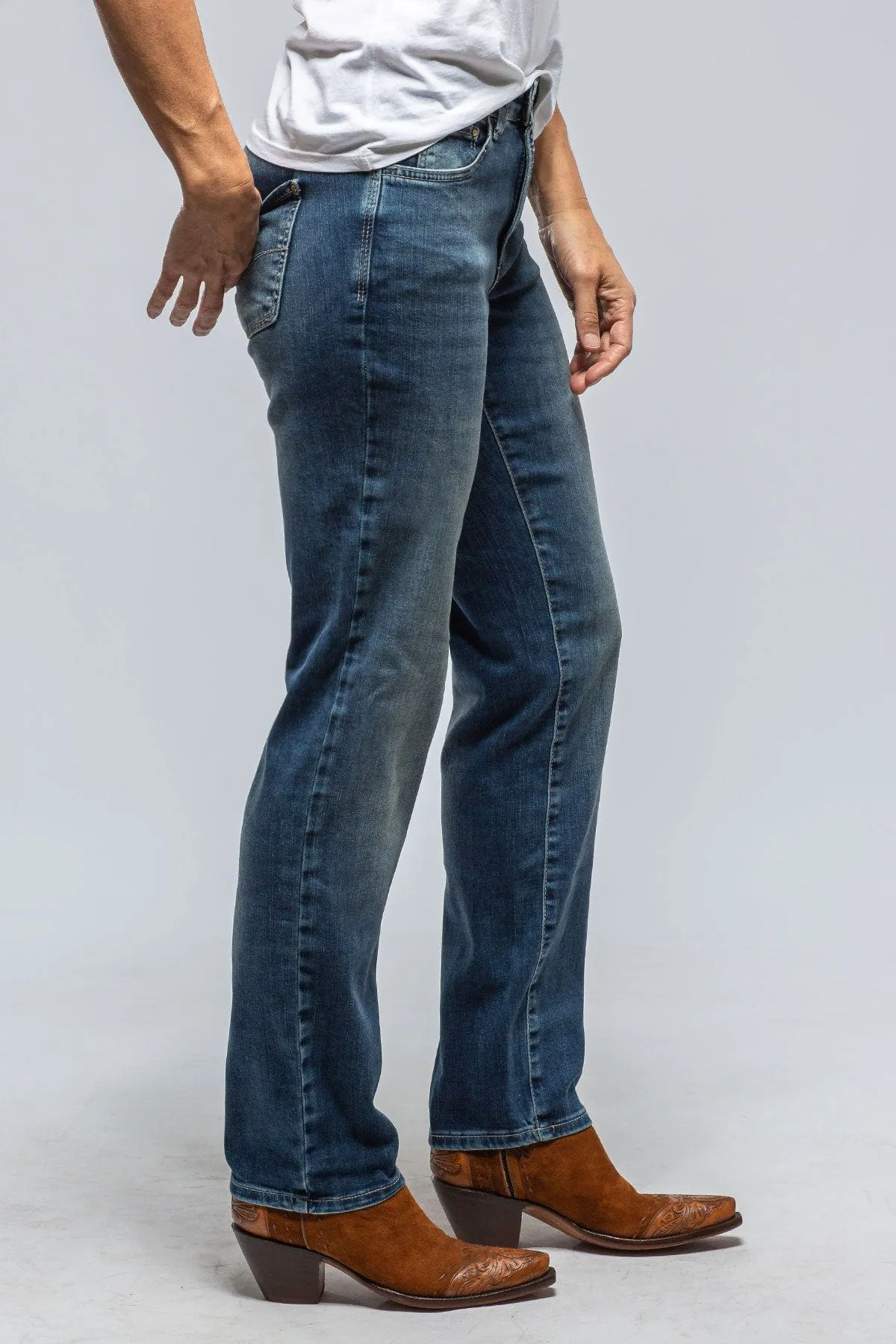 MAC Dream Straight Authentic in Medium Blue Wash