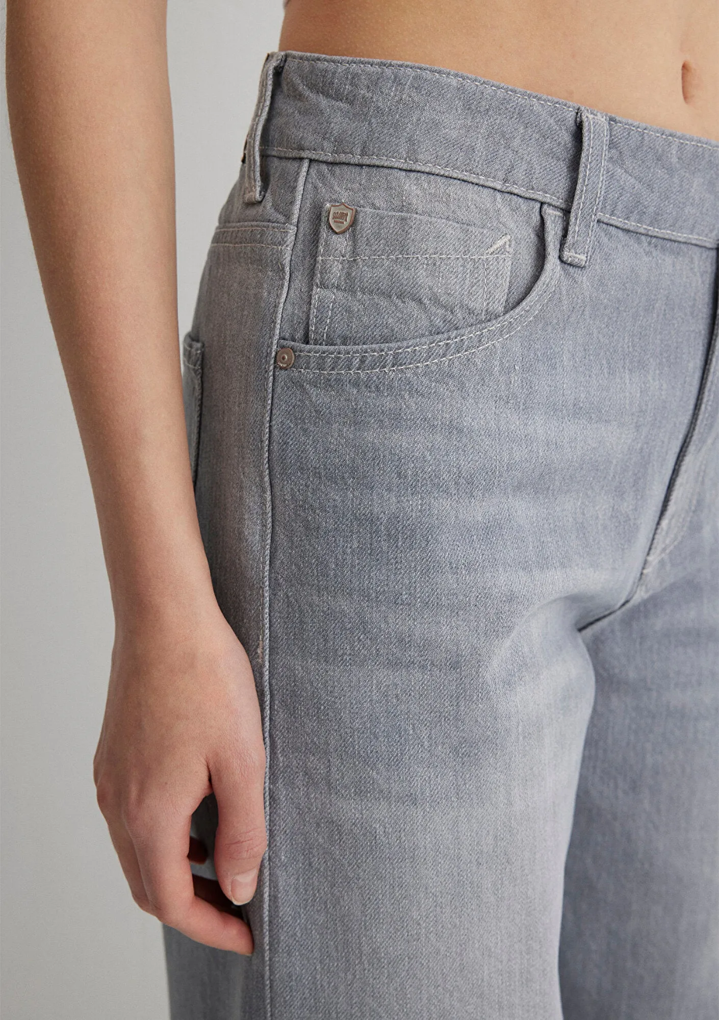 Malibu Light Smoke College Jean Pants