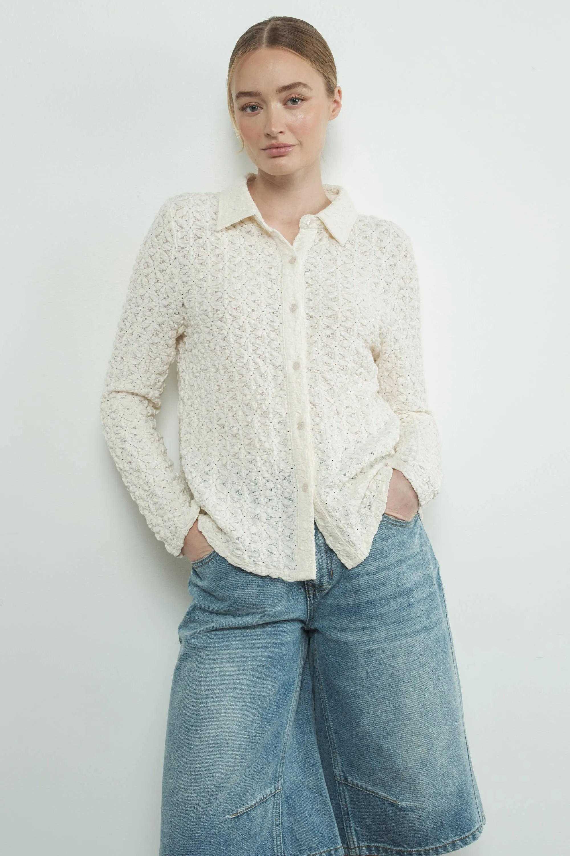 MAT3065 FLORAL LACE BUTTONDOWN SHIRTS
