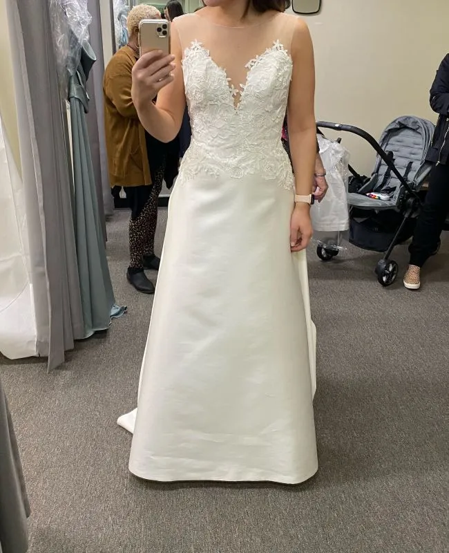 Modern Trousseau Size 10 Nola Ivory Gown