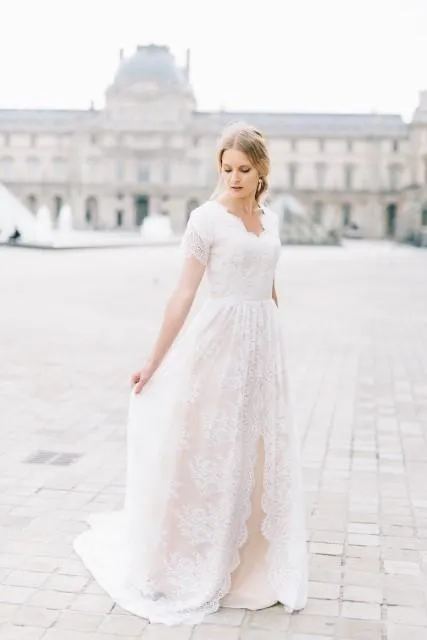 Modest V-neckline Lace Wedding Dresses Short Sleeves vestido de noiva de renda