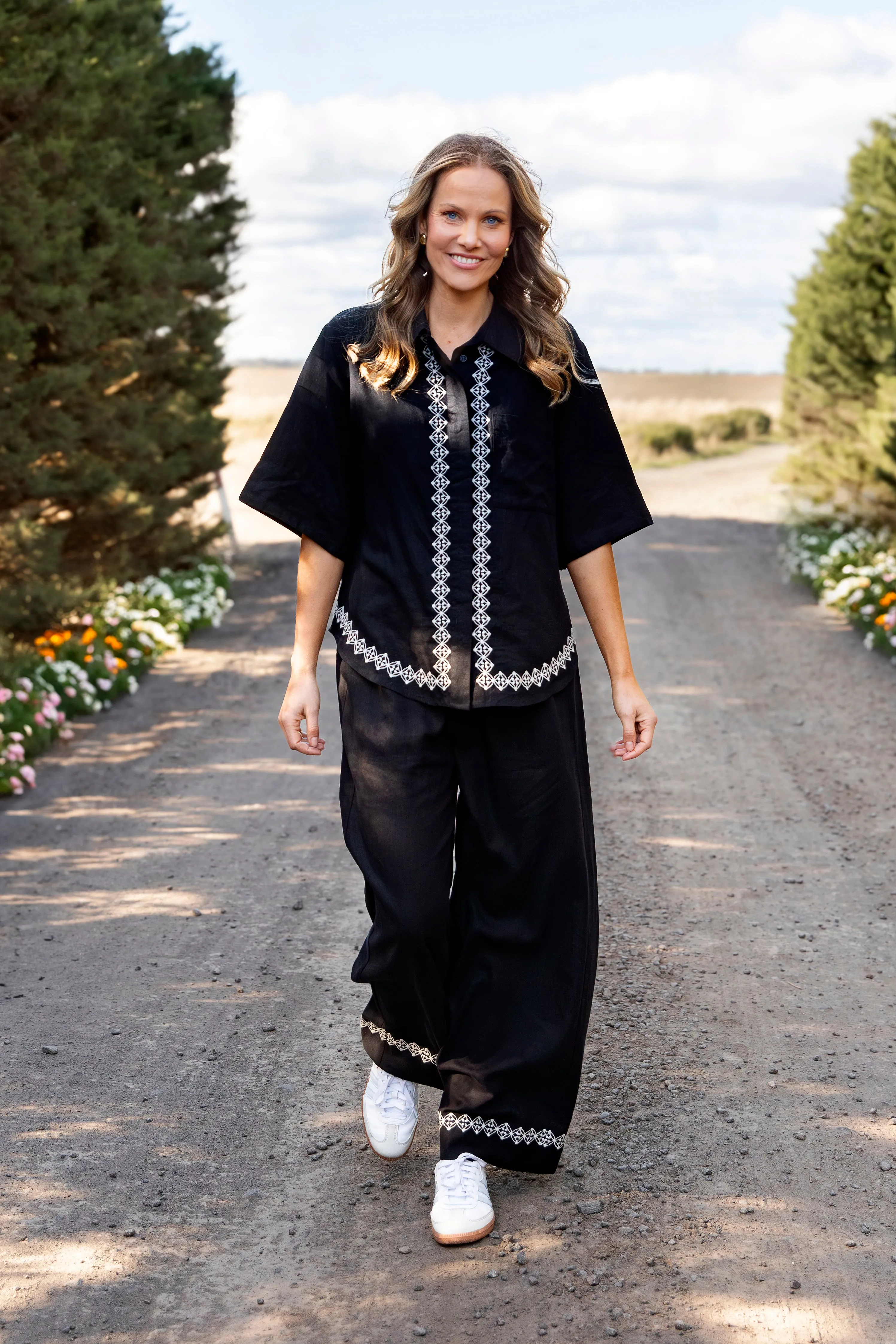NINA EMBROIDERED PANT || BLACK