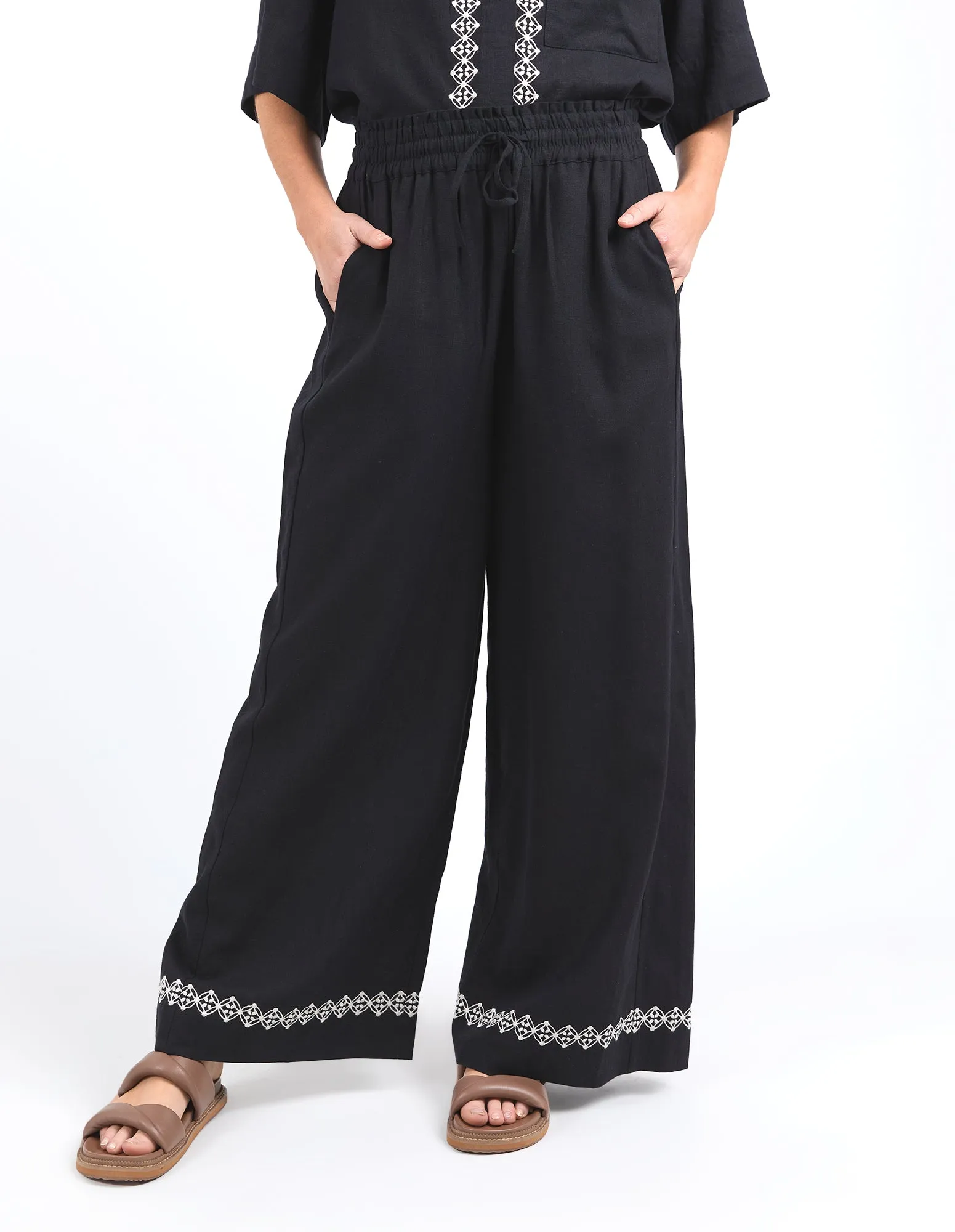 NINA EMBROIDERED PANT || BLACK