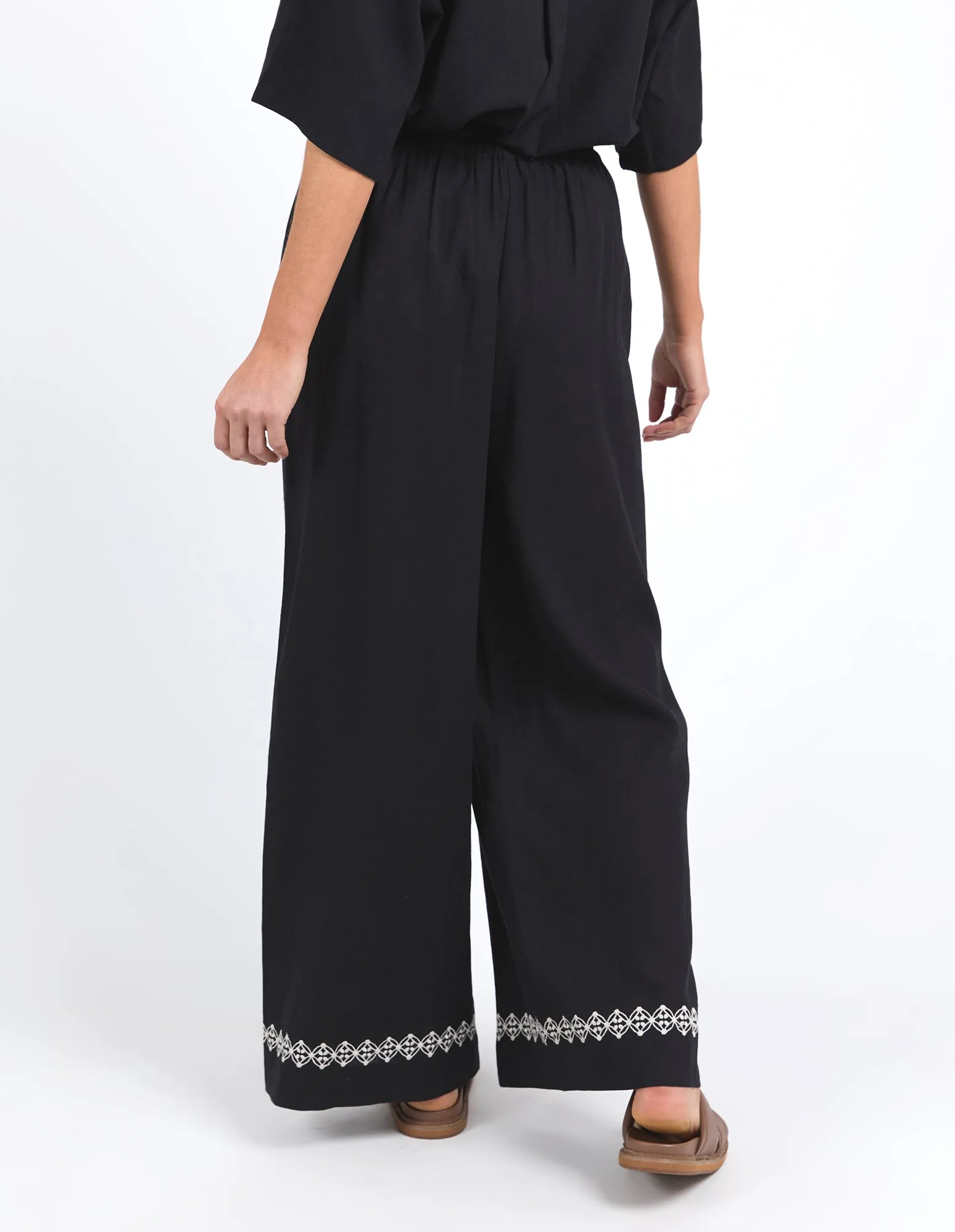 NINA EMBROIDERED PANT || BLACK