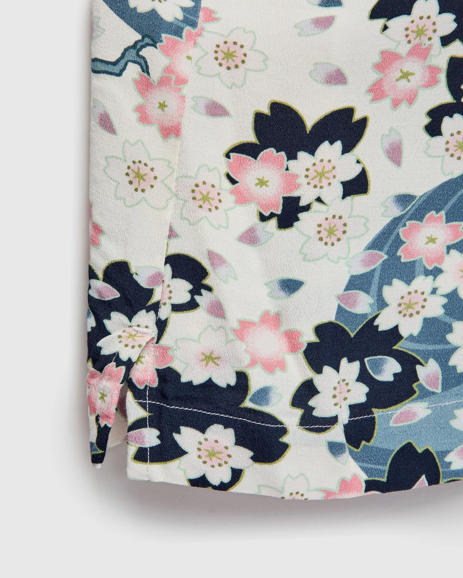 "Nagare Sakura" SS Aloha Shirt in White